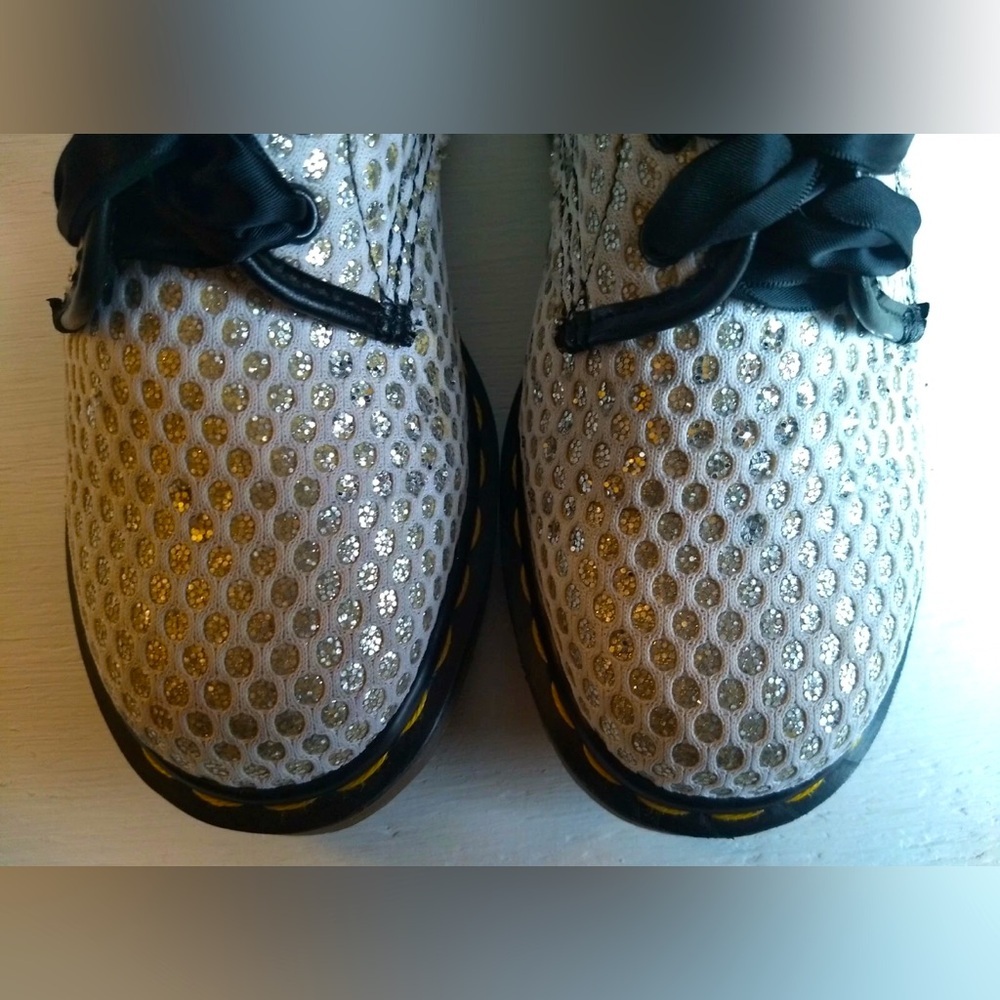 RARE DR MARTENS SILVER GLITTER BOOTS OVAL DESIGN VINTAGE MADE IN ENGLAND US 7 - Picture 10 of 10